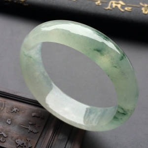 （超值推荐）冰种飘花贵妃镯（53mm-47mm）