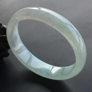 (超值推荐)糯冰种晴水贵妃镯(58.3mm-53.3mm)