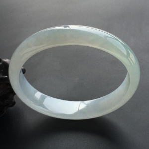 (超值推荐)糯冰种晴水贵妃镯(60mm-53.7mm)
