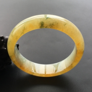 (超值推荐)糯冰种黄翡飘花手镯(54.3mm)