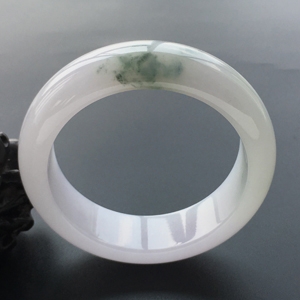 (超值推荐)糯冰种淡紫罗兰飘花手镯(56.4mm)