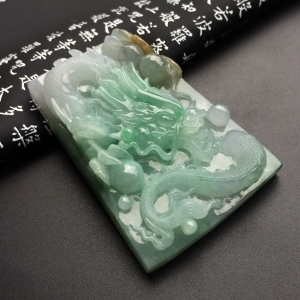 （超值推荐）糯冰种晴水略带褐黄翡龙牌挂件
