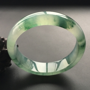 (超值推荐)冰种飘花手镯(57.8mm)