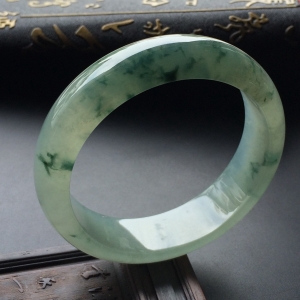 （超值推荐）冰种飘花手镯（56.9mm）