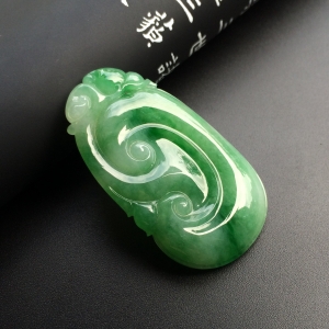 （超值推荐）糯冰种飘绿花如意挂件