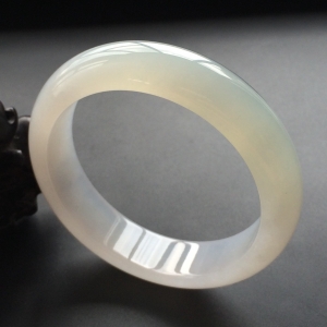 (超值推荐)糯冰种晴水手镯(56.5mm)