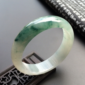 （超值推荐）糯冰种飘花手镯（55.5mm）