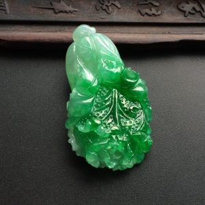 （超值推荐）糯冰种阳绿白菜挂件