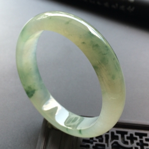（超值推荐）冰种飘花手镯（56.1mm）