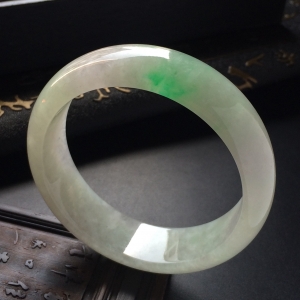 （超值推荐）糯冰种飘翠手镯（57.8mm）