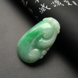 （超值推荐）糯冰种略飘翠如意挂件