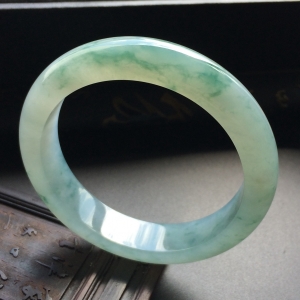 （超值推荐）冰种飘花手镯（55mm）