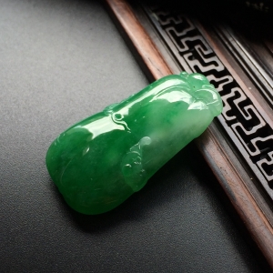 (超值推荐)冰种翠色福瓜挂件