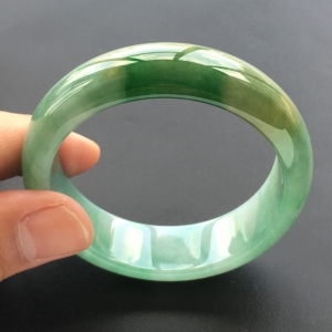 (超值推荐)糯冰种黄加绿手镯(57mm)