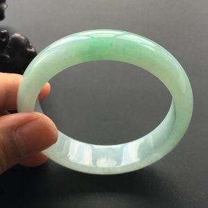(超值推荐)糯冰种晴水手镯(58.2mm)