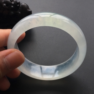(超值推荐)冰玻种淡晴水手镯(57.8mm)