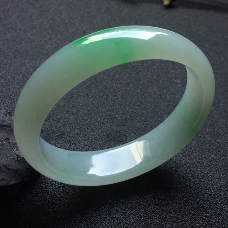 （超值推荐）糯冰种飘翠贵妃镯（55.4mm-48.1mm）