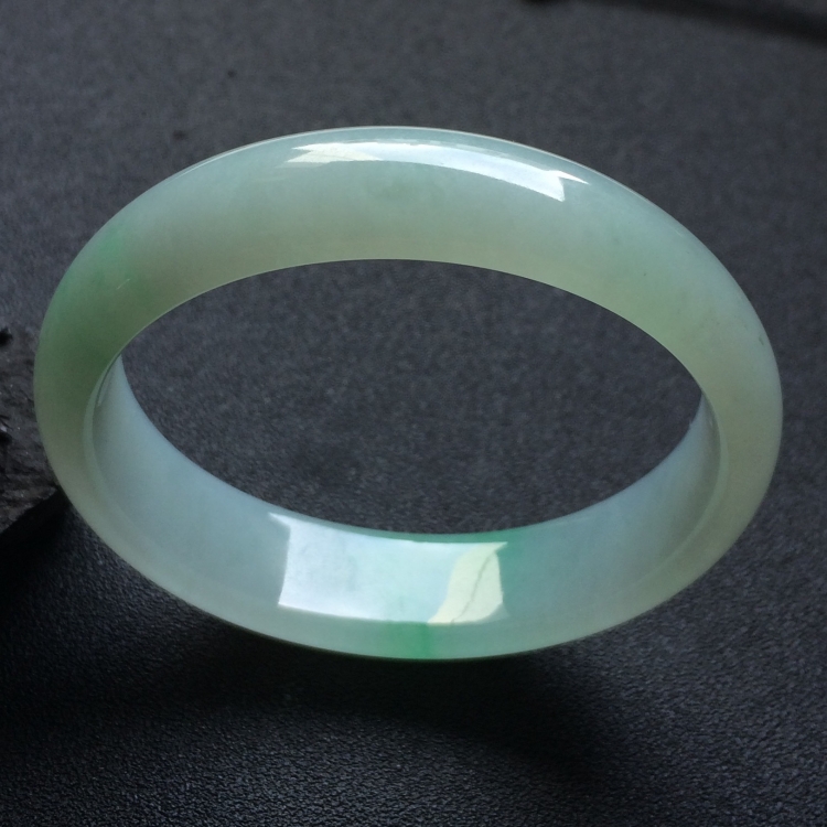 （超值推荐）糯冰种飘翠贵妃镯（55.4mm-48.1mm）