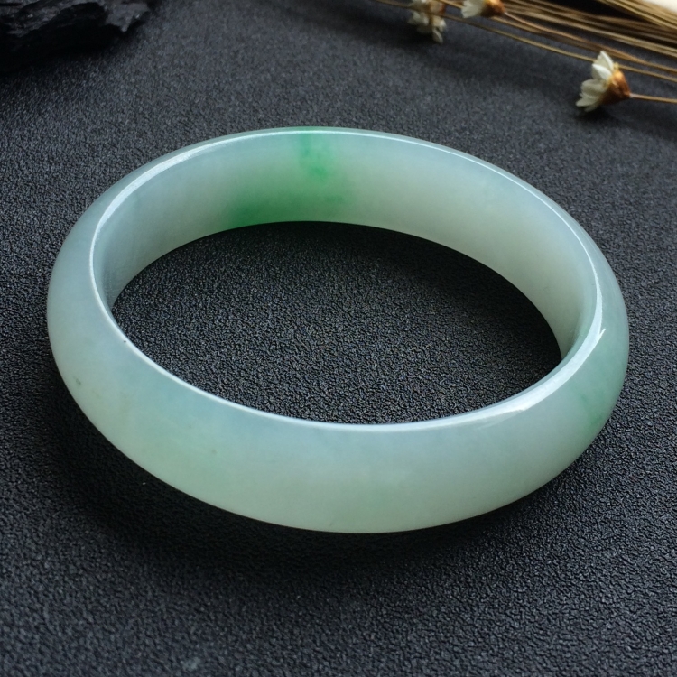 （超值推荐）糯冰种飘翠贵妃镯（55.4mm-48.1mm）