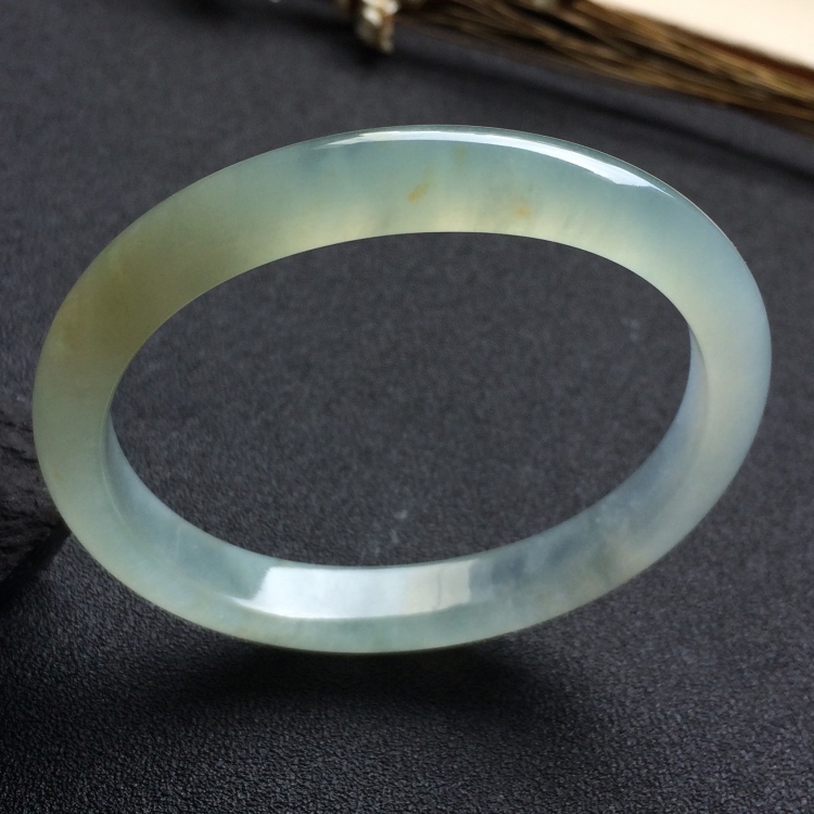 （超值推荐）冰种晴水略带黄翡贵妃镯（53.6mm-46mm）