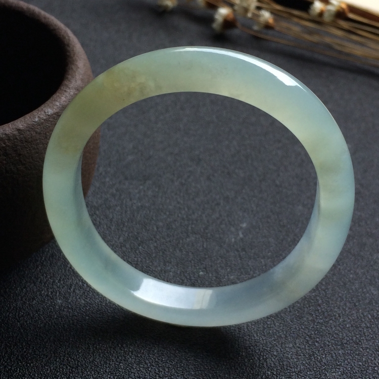 （超值推荐）冰种晴水略带黄翡贵妃镯（53.6mm-46mm）