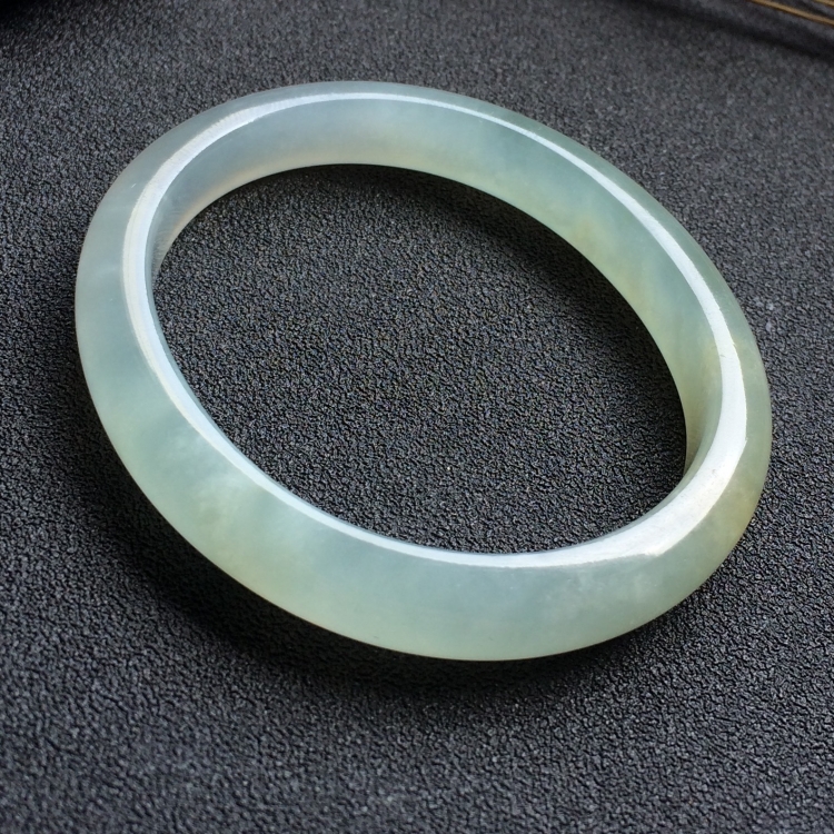 （超值推荐）冰种晴水略带黄翡贵妃镯（53.6mm-46mm）