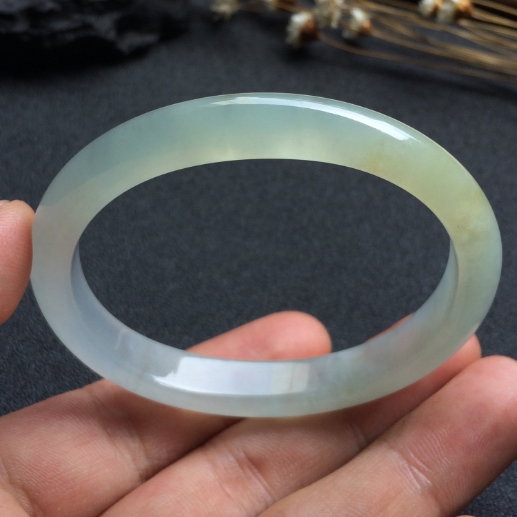 （超值推荐）冰种晴水略带黄翡贵妃镯（53.6mm-46mm）