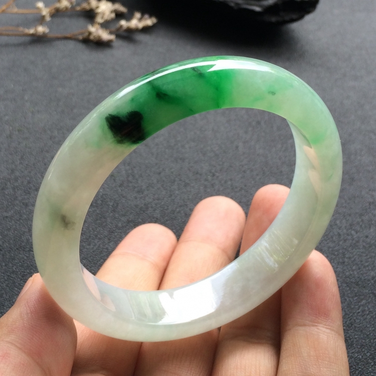 （超值推荐）糯冰种飘翠手镯（58.9mm）
