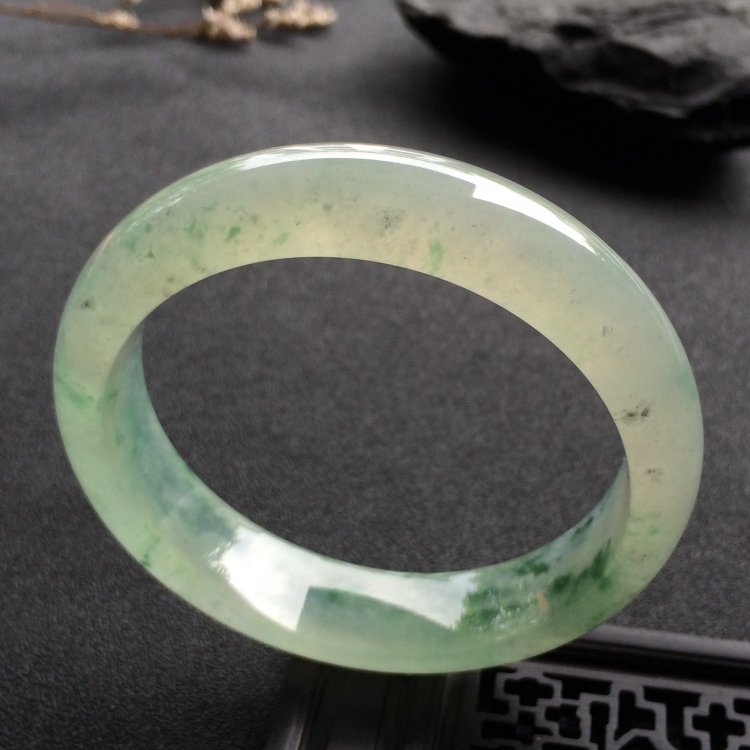 （超值推荐）冰种飘花手镯（57.9mm）