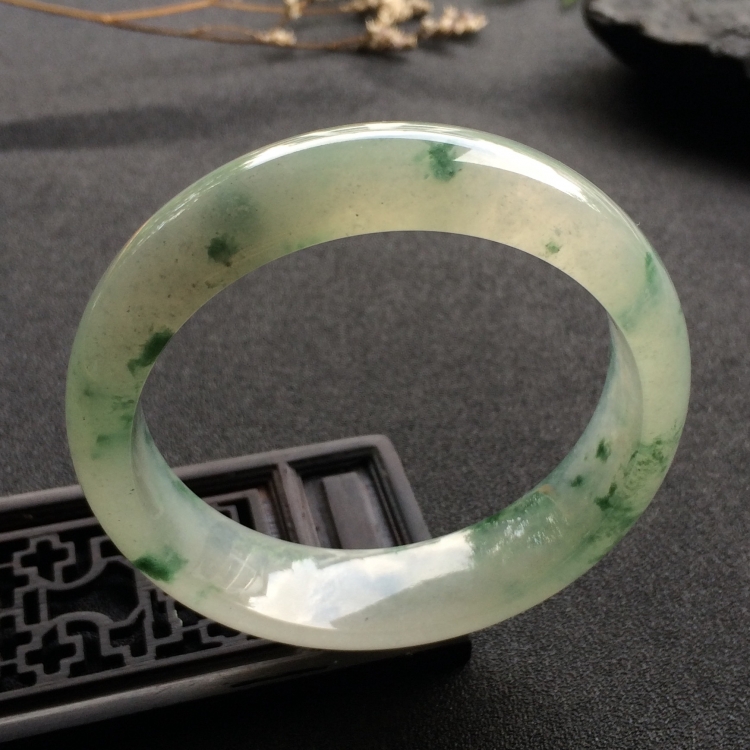 （超值推荐）冰种飘花手镯（58mm）