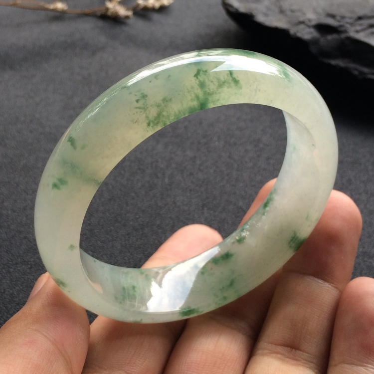 （超值推荐）冰种飘花手镯（58mm）