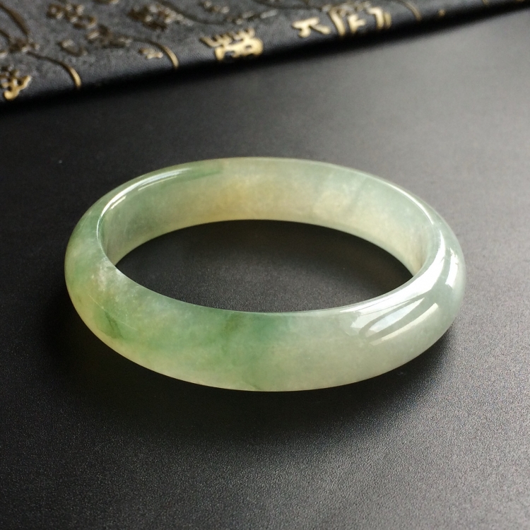 (超值推荐)冰种黄翡飘花贵妃镯(51mm-46mm)