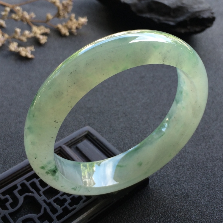 （超值推荐）冰种飘花手镯（56.8mm）