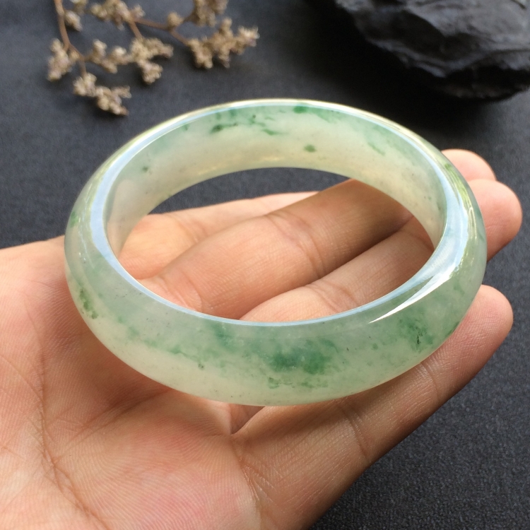（超值推荐）冰种飘花手镯（56.8mm）