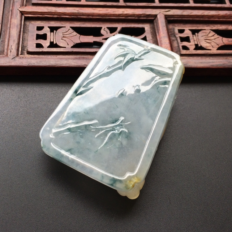 (超值推荐)冰种飘花略带黄翡喜上眉梢挂件