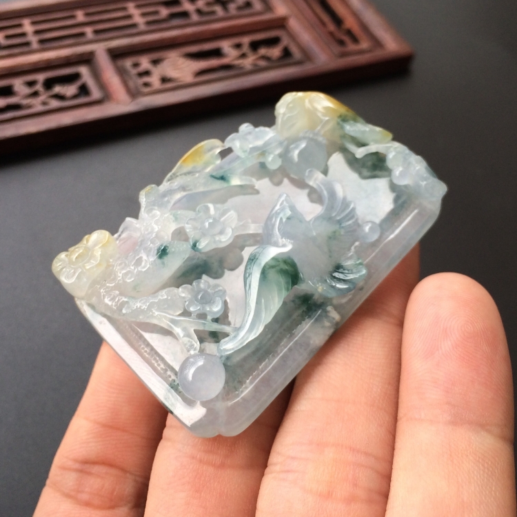 (超值推荐)冰种飘花略带黄翡喜上眉梢挂件