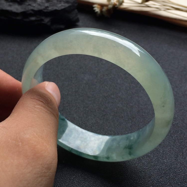 （超值推荐）冰种飘花手镯（58.5mm）