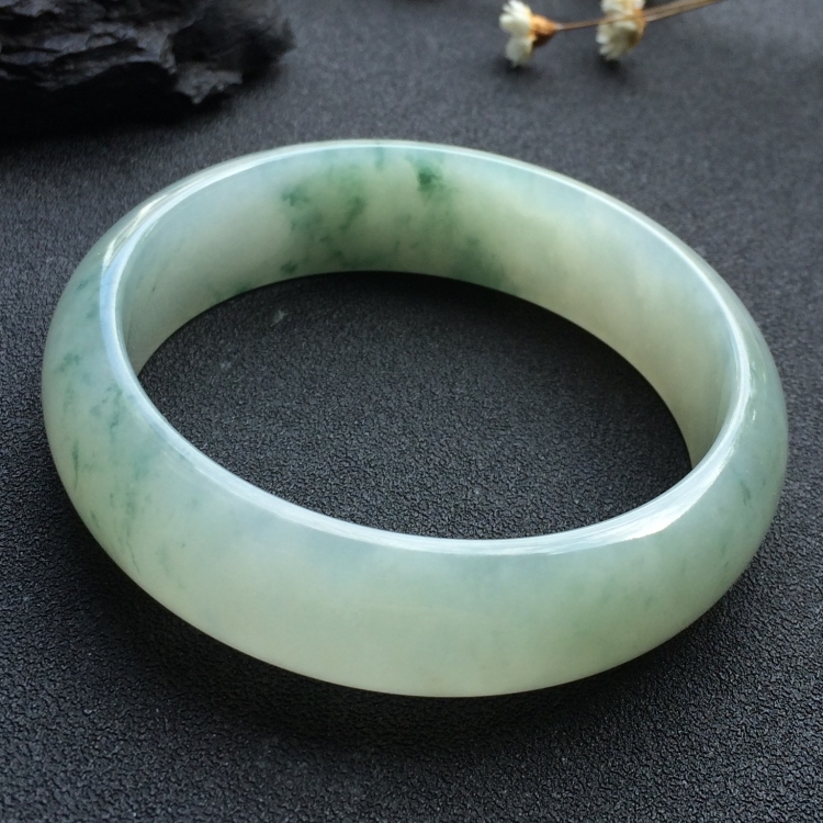 （超值推荐）糯冰种飘花手镯（58.9mm）