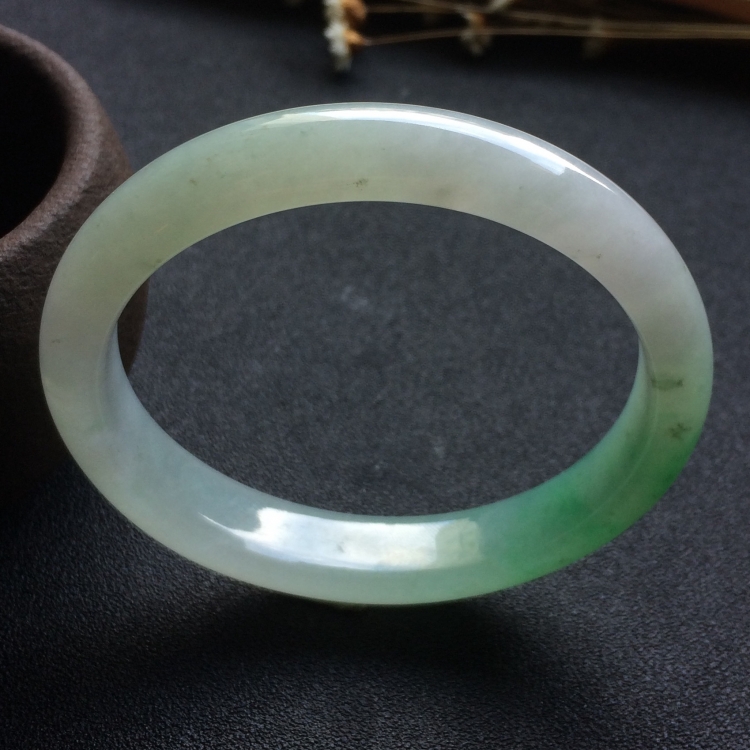 （超值推荐）糯冰种飘翠贵妃镯（57.9mm-51mm）