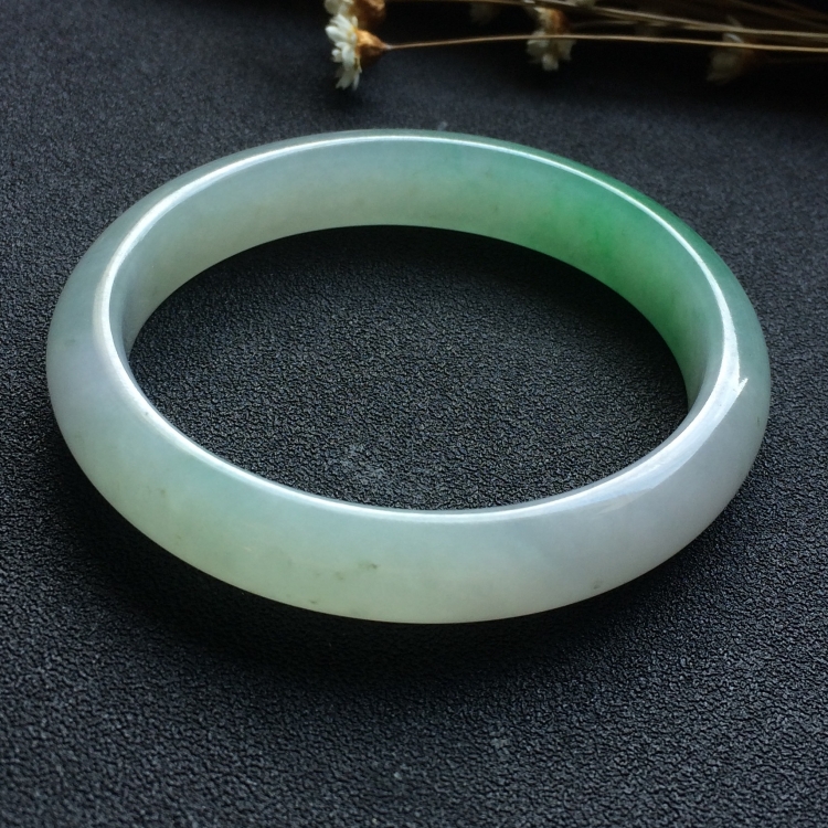 （超值推荐）糯冰种飘翠贵妃镯（57.9mm-51mm）