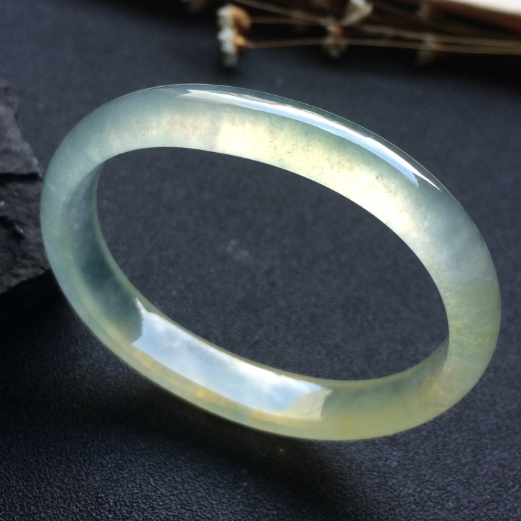 （超值推荐）冰种淡黄翡贵妃镯（54.4mm-44mm）