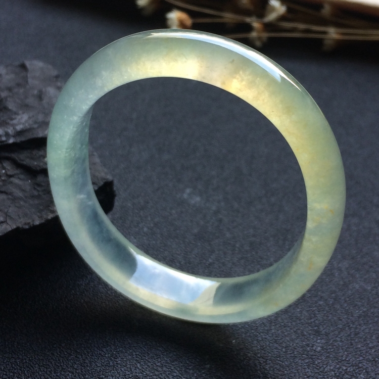 （超值推荐）冰种淡黄翡贵妃镯（54.4mm-44mm）