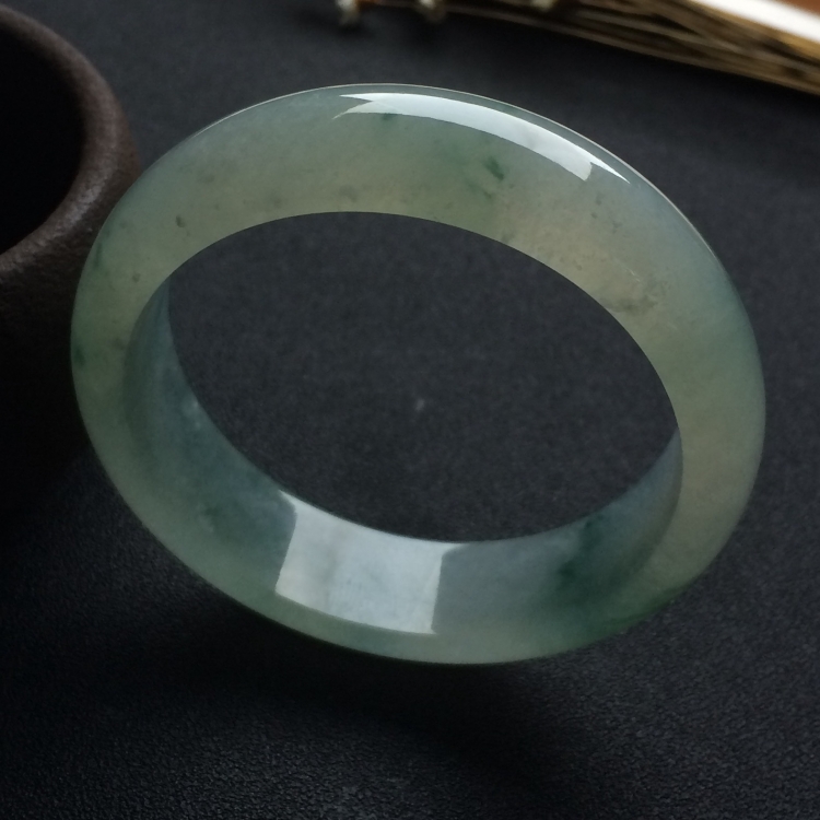 （超值推荐）冰种飘花手镯（55.6mm）