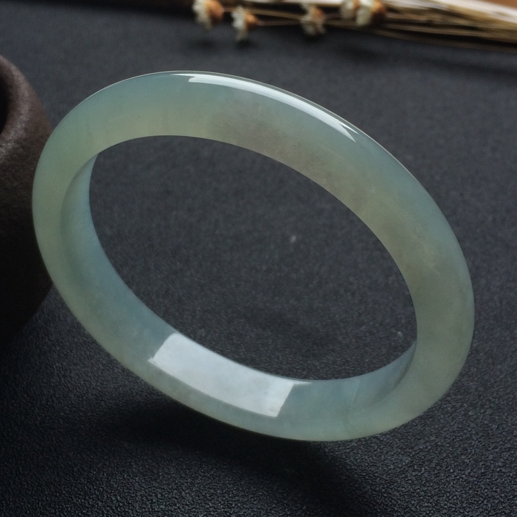 （超值推荐）糯冰种晴水贵妃镯（56.1mm-50.1mm）