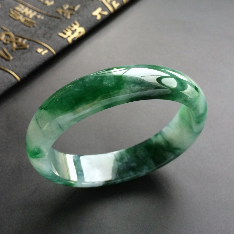 (超值推荐)糯冰种飘花贵妃镯(54.4mm-48.4mm)