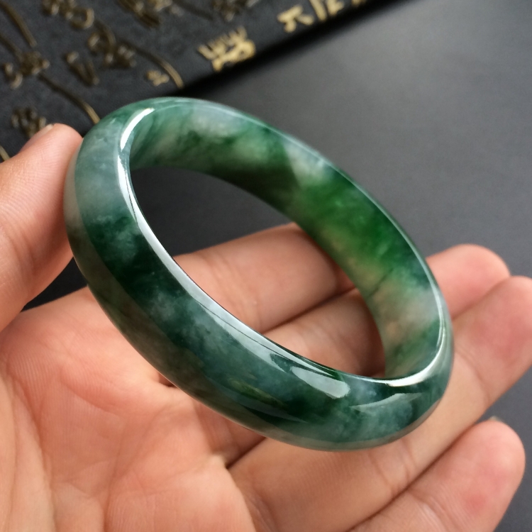 (超值推荐)糯冰种飘花贵妃镯(54.4mm-48.4mm)