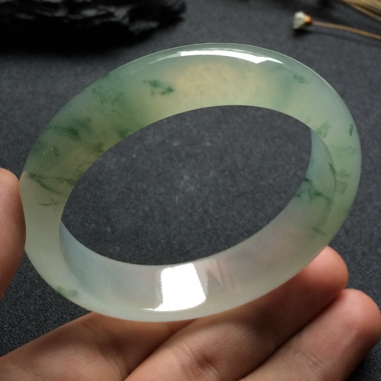（超值推荐）冰种飘花手镯（56.6mm）