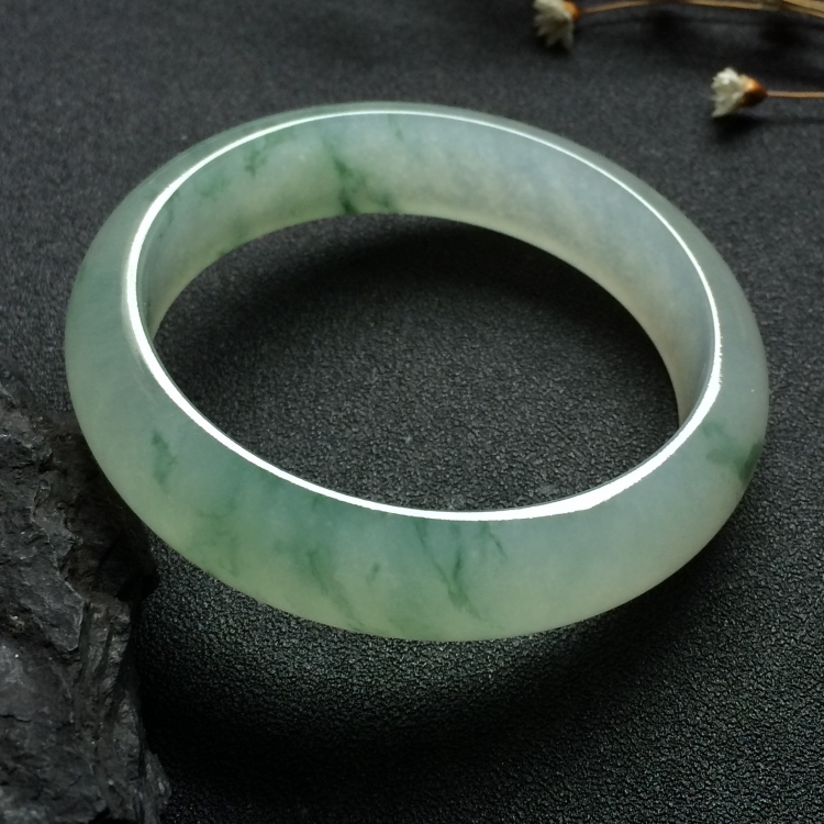 （超值推荐）冰种飘花手镯（56.6mm）