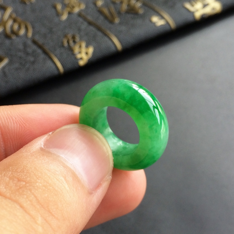 (超值推荐)糯冰种翠色路路通挂件