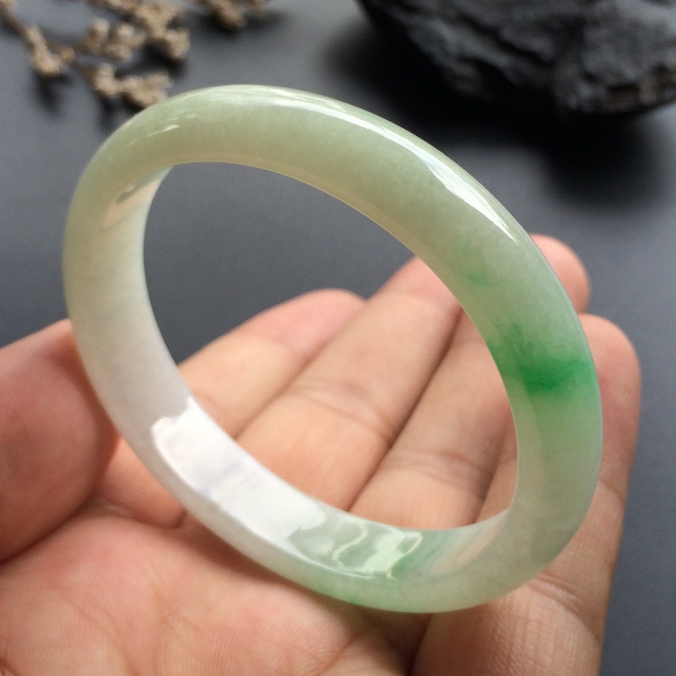 （超值推荐）糯冰种飘翠贵妃镯（52.6mm-47.3mm）